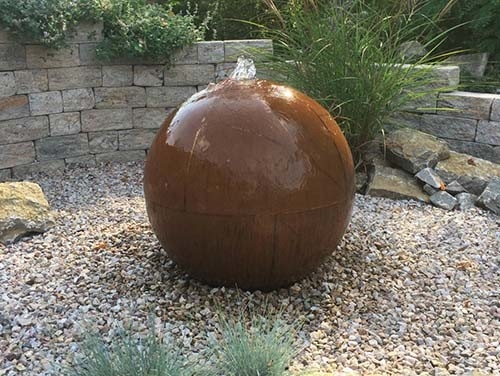 Ngoài trời Rusty Corten Steel Garden Fountain Ball Waterfall Shaped Waterfall
