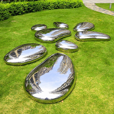 Gnee Garden Hình dạng đá cuội được đánh bóng cao Tác phẩm điêu khắc bằng thép không gỉ cho bãi cỏ