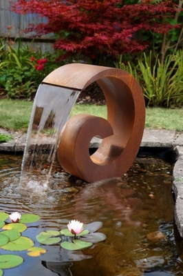 Tính năng nước ngoài trời bằng kim loại Corten Steel Water Fountain Garden Ornament