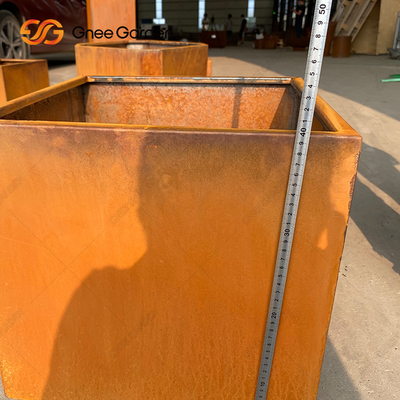 Vườn Corten Thép ngoài trời mộc mạc Máy trồng kim loại ngoài trời Quảng trường lớn