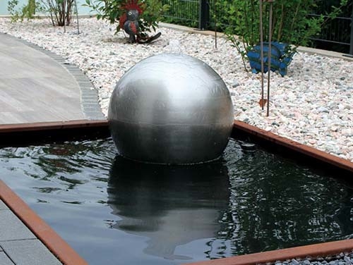 Ngoài trời Rusty Corten Steel Garden Fountain Ball Waterfall Shaped Waterfall