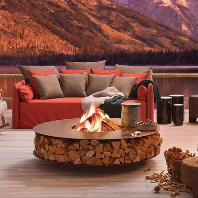 Kho lưu trữ củi tròn bằng thép Corten Đồ nội thất bằng kim loại ngoài trời Giá đỡ bằng gỗ Bàn chữa cháy với ghế