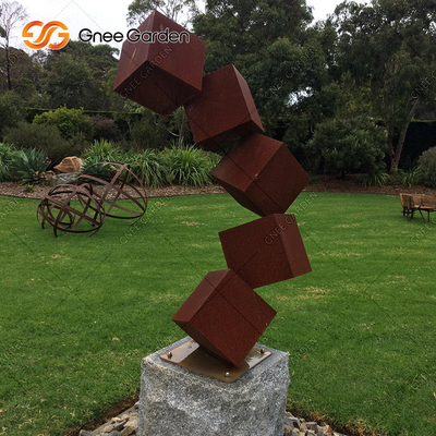 Nguy hiểm Block Corten Tác phẩm điêu khắc bằng thép bị gỉ sét Tác phẩm điêu khắc trong vườn kim loại cho bãi cỏ