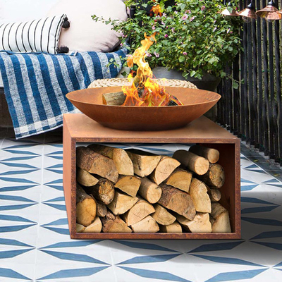 Hố chữa cháy thép ngoài trời Corten thép lớn Brazier với giá lưu trữ bằng gỗ