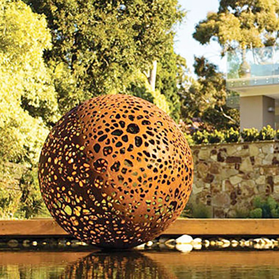 Trừu tượng Hollow Out Sphere Corten Thép Điêu khắc Tượng nghệ thuật bằng kim loại