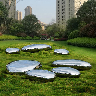 Gnee Garden Hình dạng đá cuội được đánh bóng cao Tác phẩm điêu khắc bằng thép không gỉ cho bãi cỏ