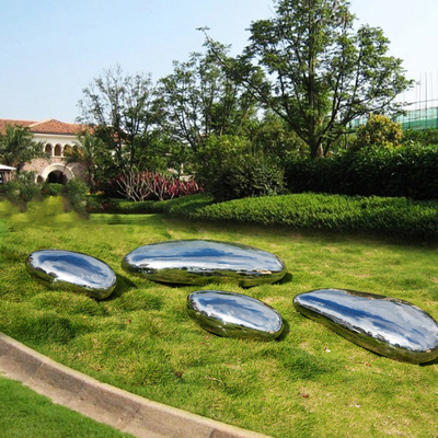 Gnee Garden Hình dạng đá cuội được đánh bóng cao Tác phẩm điêu khắc bằng thép không gỉ cho bãi cỏ